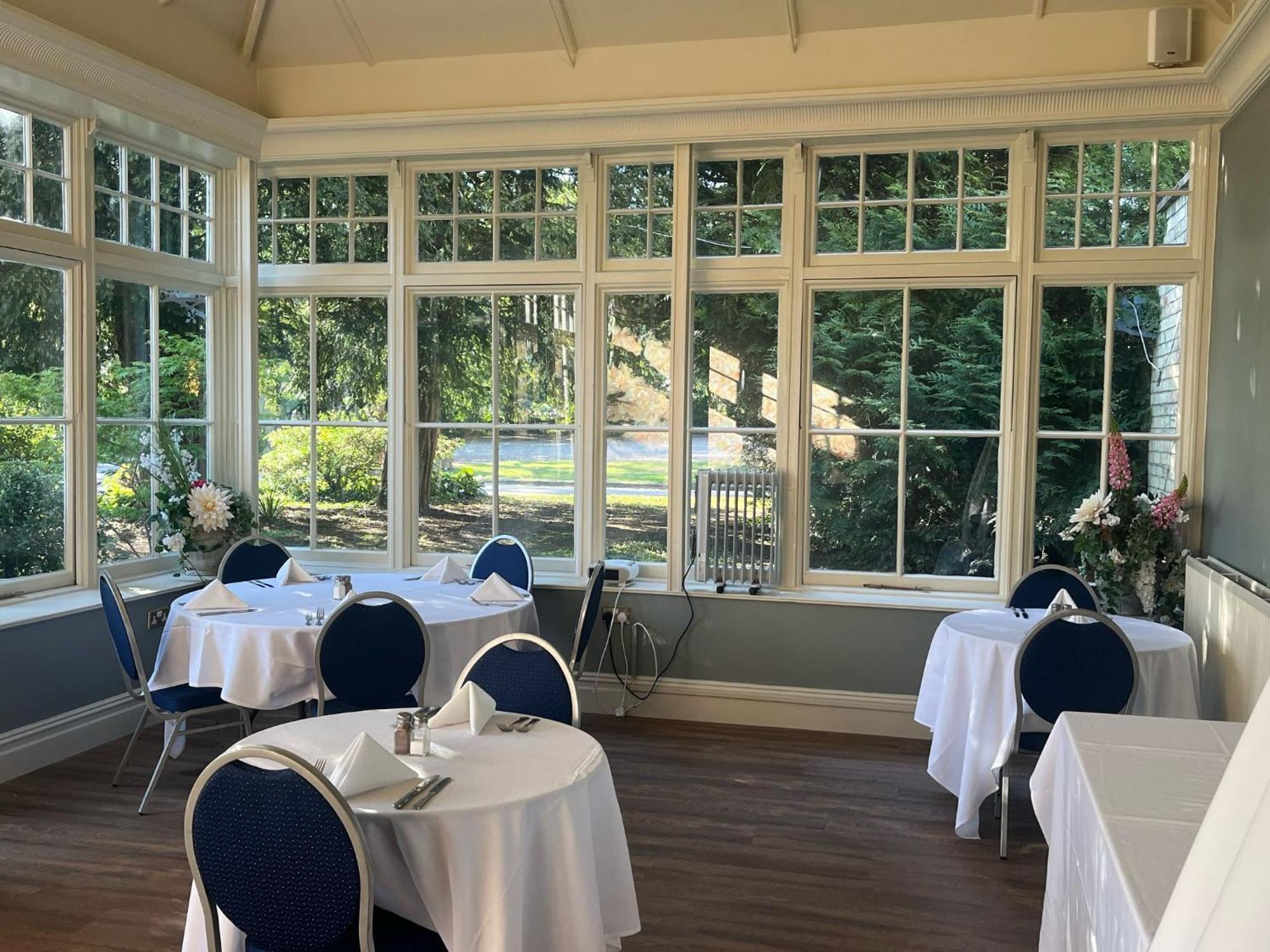 Woodland Manor Hotel Bedford Exterior foto